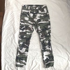 Camo cargo jeans for women. Good condition.
